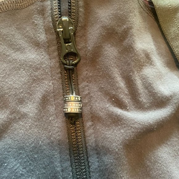 Lululemon Stride Jacket *Grey with Purple Print*  Size 2 - Picture 8 of 8
